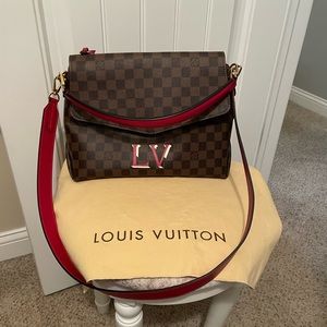 SALE!!!!!! LOUIS VUITTON Gorgeous Damier Ebene Beaubourg MM Scarlet